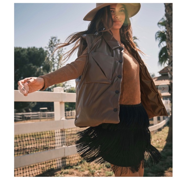 36 Soft Faux Leather Puff Vest Jacket - Picture 5 of 5